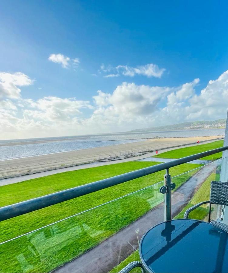 Sea View Apartment At The Beach! ลาแนคลี ภายนอก รูปภาพ